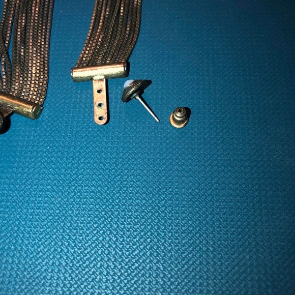 URBAN OUTFITTERS Genuine Brass and opalite tassel earrings - Picture 3 of 3